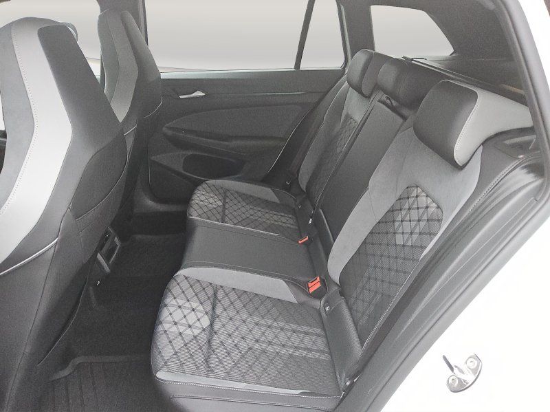 Fahrzeugabbildung Volkswagen Golf VIII Var. 2.0 TDI R-Line DSG  AHK+ACC+NAVI+