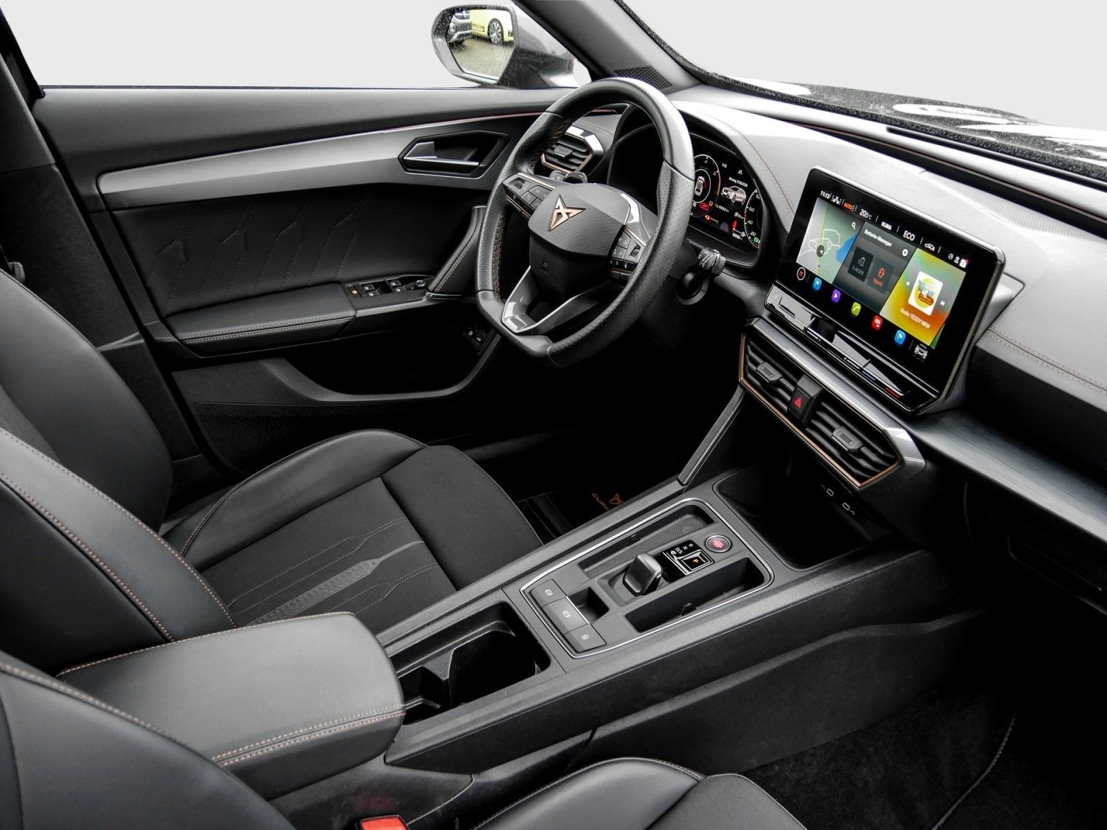 Cupra Formentor e-Hybrid LED Navi Keyless 19" Pano DCC imagem 3