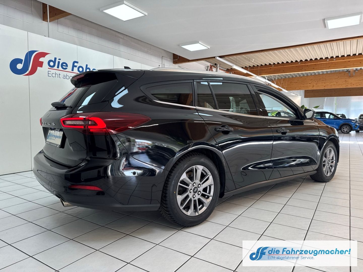 Fahrzeugabbildung Ford Focus Turnier Titanium X Sportpaket Navi Digital
