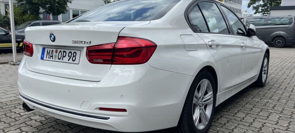 Image of BMW 320