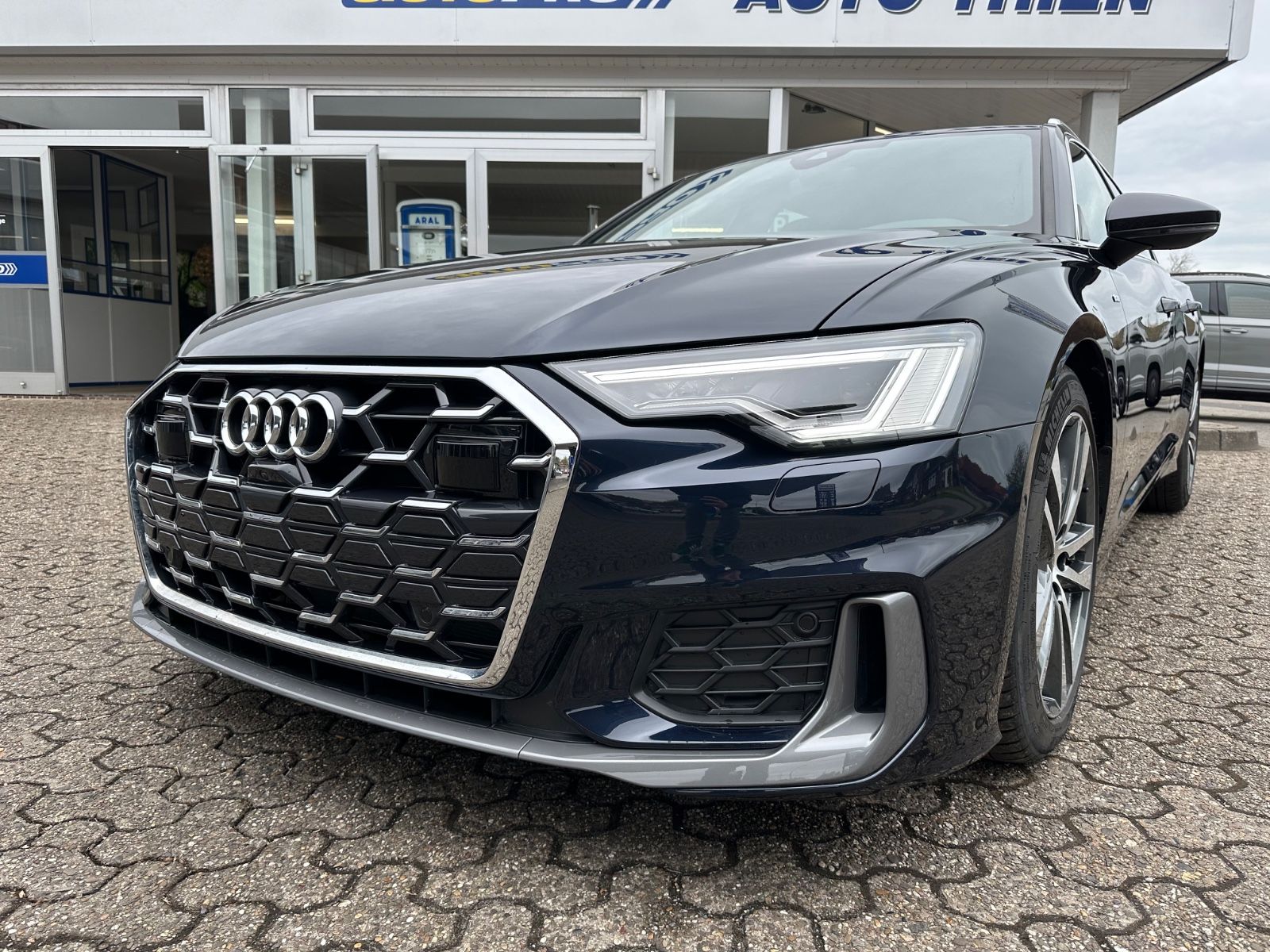 Fahrzeugabbildung Audi A6 Avant 40 TDI S line S Tronic ACC/Matrix/Navi