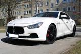 Maserati Ghibli 3.0 V6 S Q4 Automatik S SHZ Kamera PDC  - Maserati Ghibli: Von Privat
