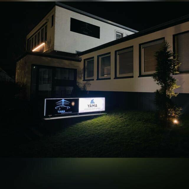 showroom-image-top