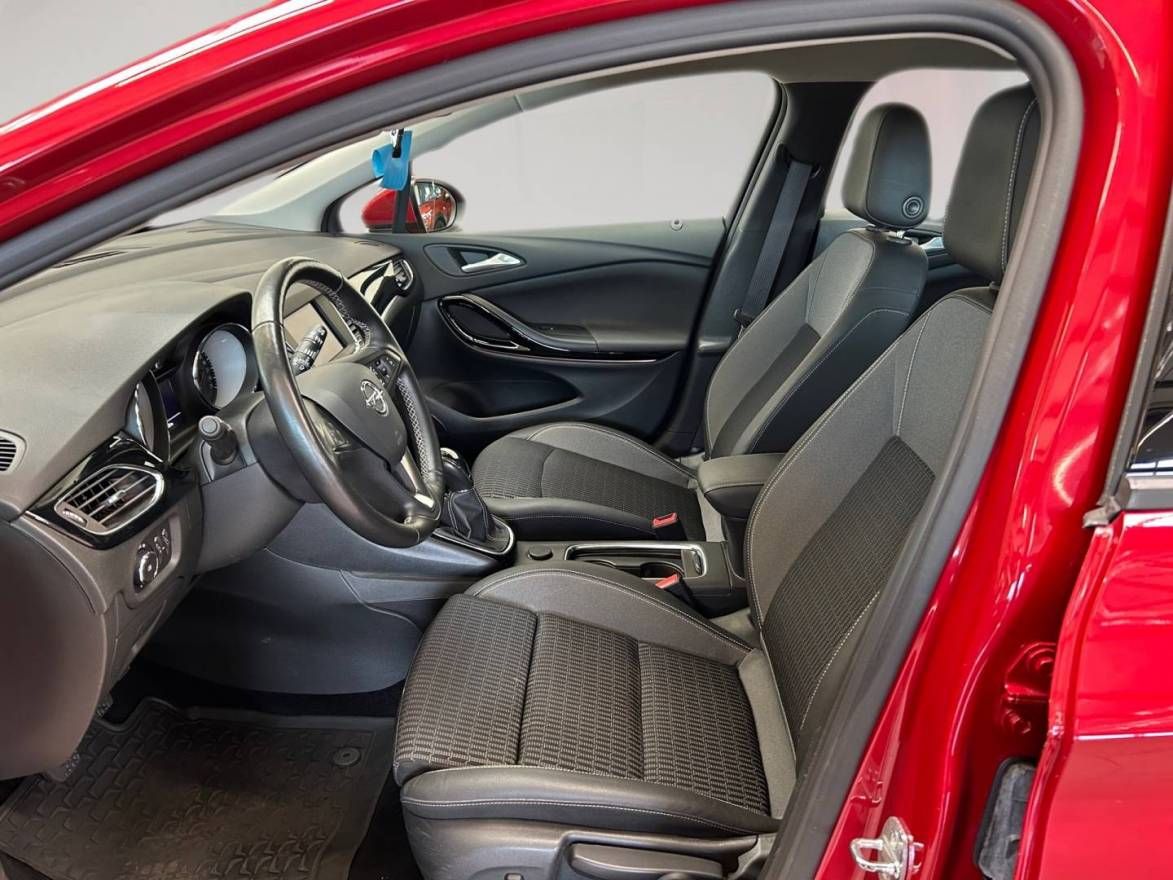 Fahrzeugabbildung Opel Astra 1.2 Turbo Start/Stop Sports Tourer Opel 20
