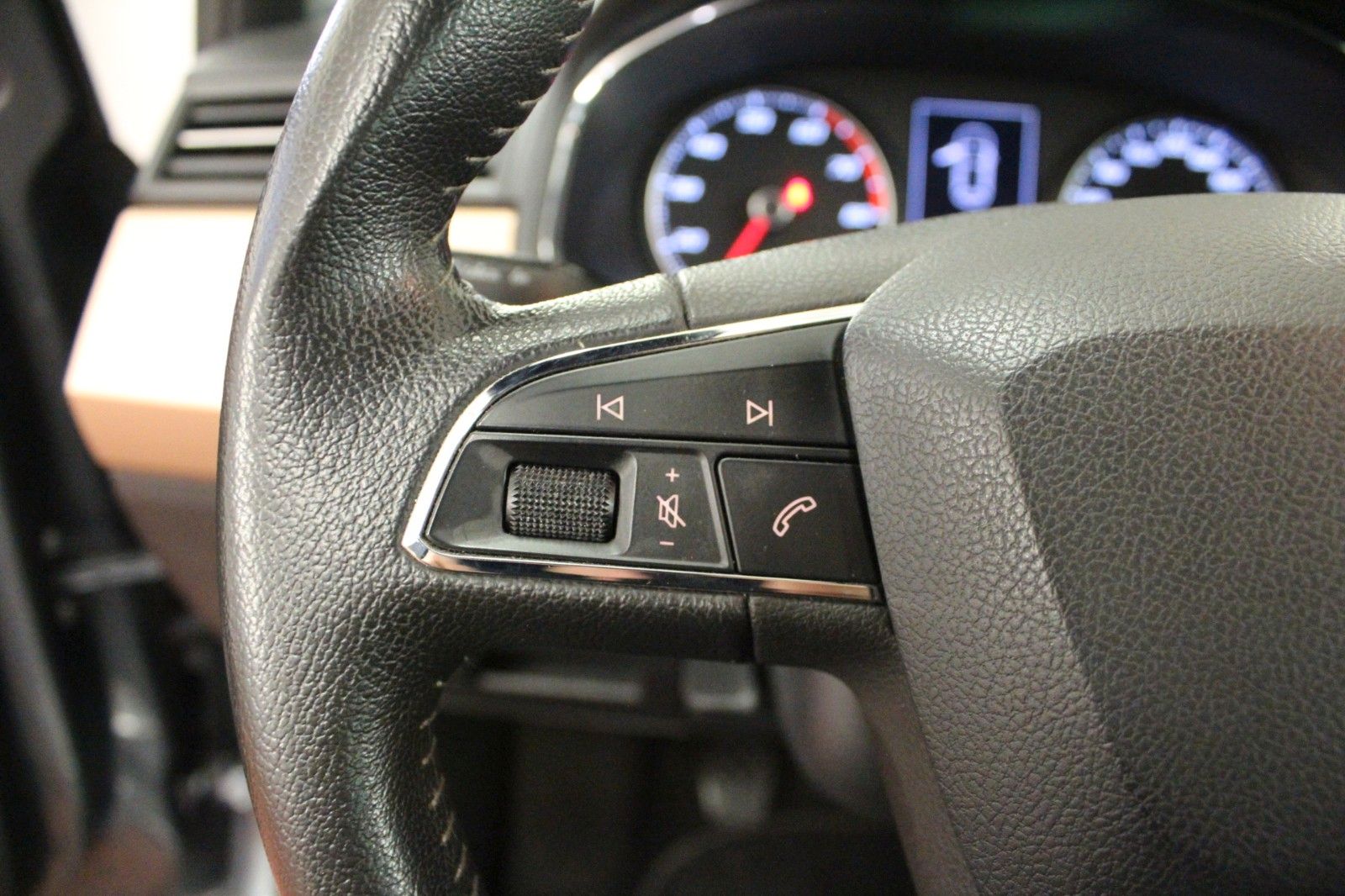 Fahrzeugabbildung SEAT Ibiza 1.0 TSI Excelence *Winter & Sicht Paket