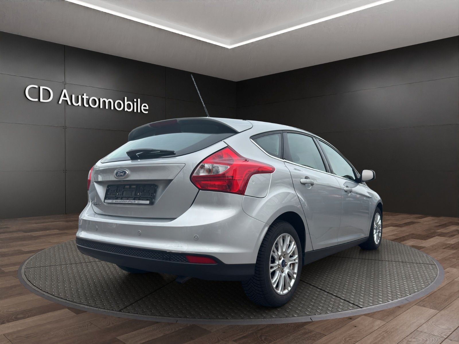 Fahrzeugabbildung Ford Focus Lim. Titanium Automatik/1HAND