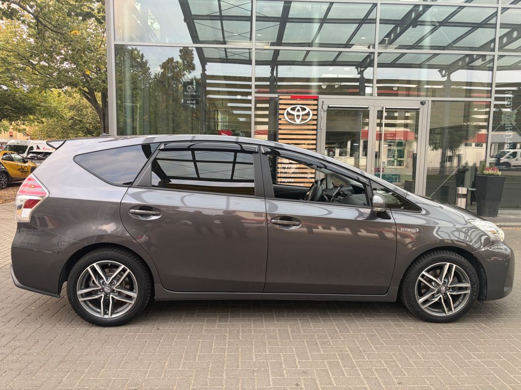 Image of Toyota Prius+