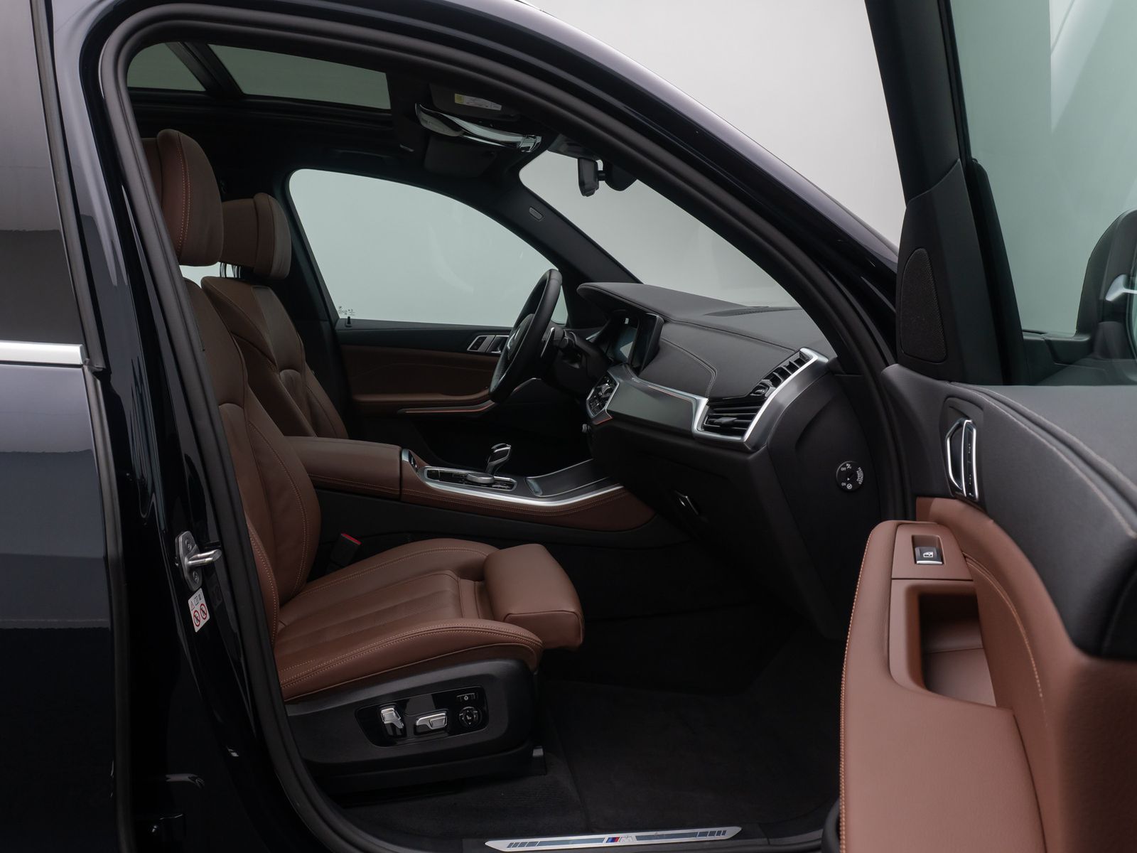 Fahrzeugabbildung BMW X5 xD40i M Sport Panorama 360°HUD Laser DAB HiFi