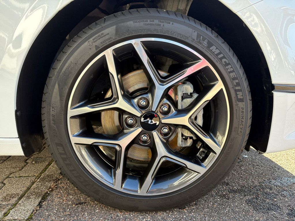 Fahrzeugabbildung Kia Ceed 1.5 T-GDI Spirit DCT Tech