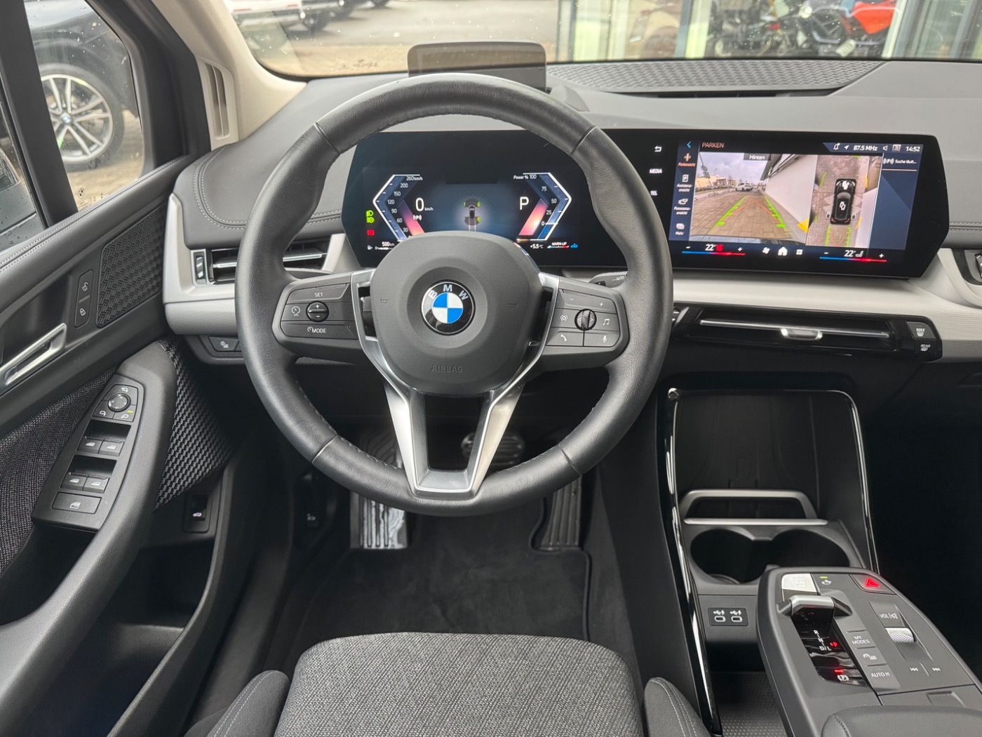 Fahrzeugabbildung BMW 218d Active Tourer AHK/HeadUp/360/AktivSitz