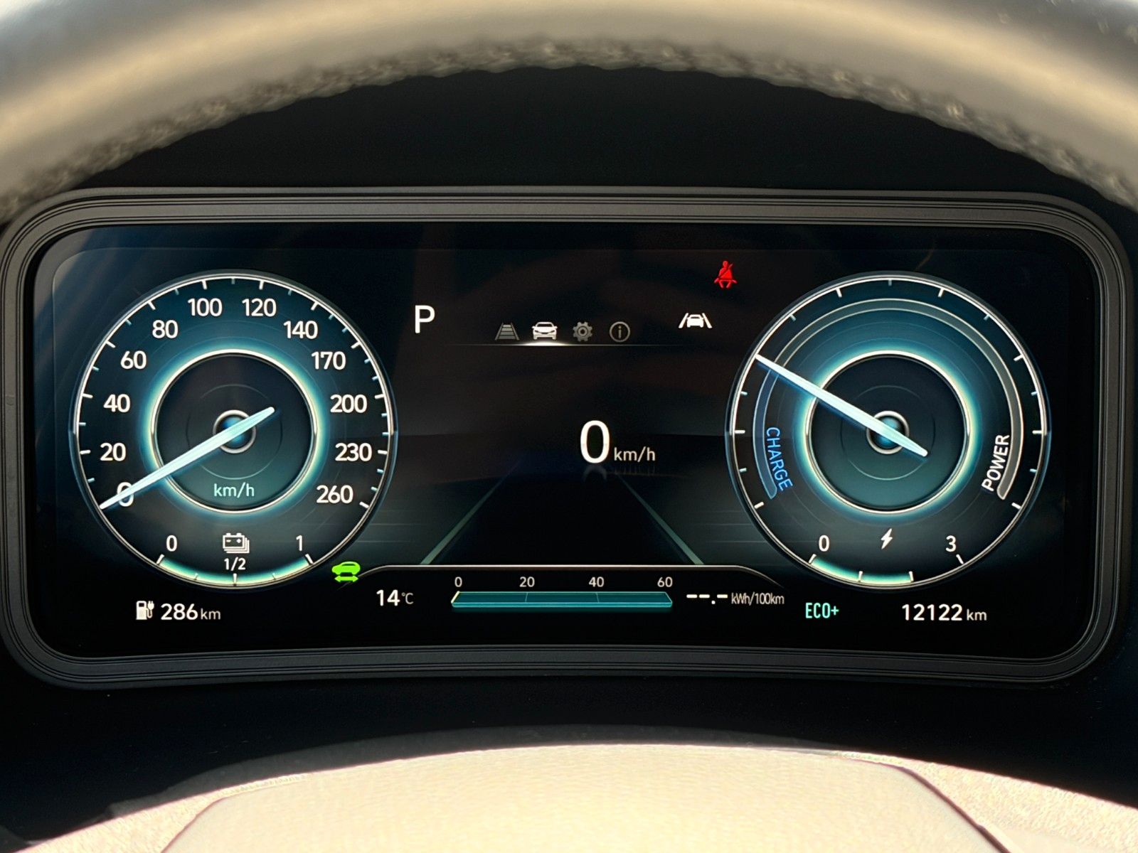 Fahrzeugabbildung Hyundai KONA E Select SHZ LHZ ACC Navi CarPlay PDC LKA