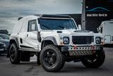 Land Rover Bowler Wildcat - Land Rover Defender mit Benzin-Antrieb