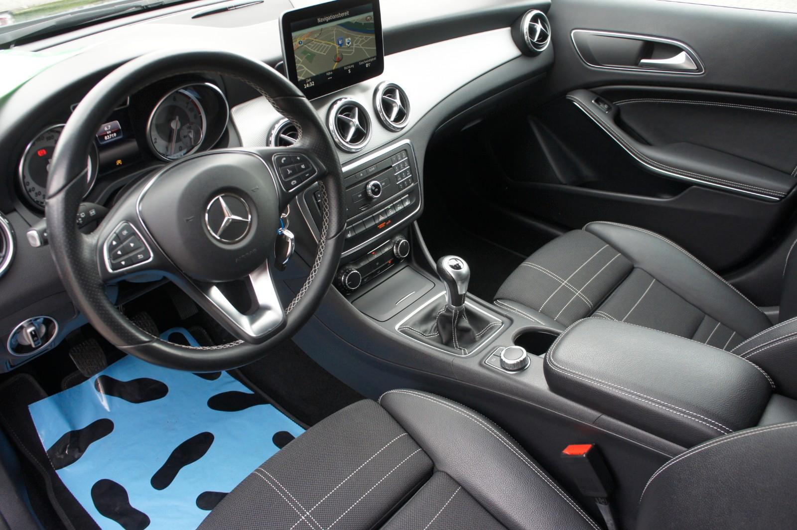 Mercedes-Benz GLA 200 Urban *BI-XENON*NAVI*KLIMA*PDC*SHZ*