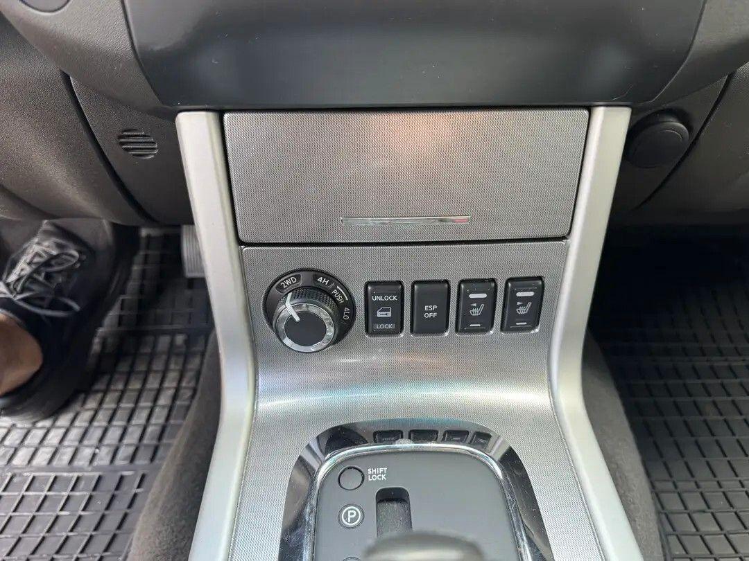 NISSAN NAVARA 3.0 DCI 4 PORTE DOUBLE CAB LE V6 | 231 ch | BVA | TOIT OUVRANT