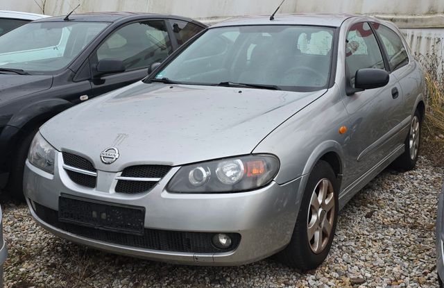 Nissan Almera