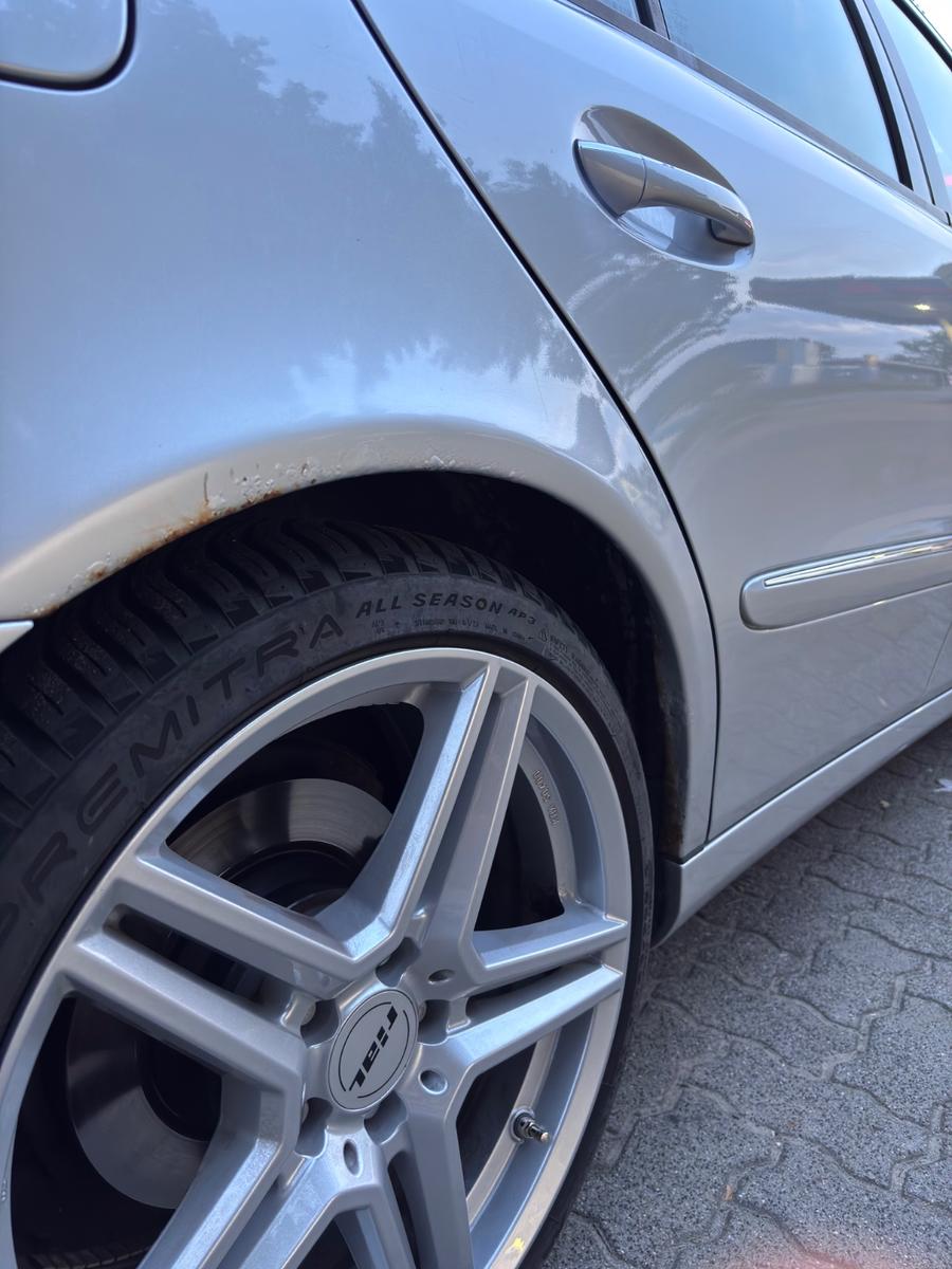 Mercedes-Benz E320 2004 — photo 15