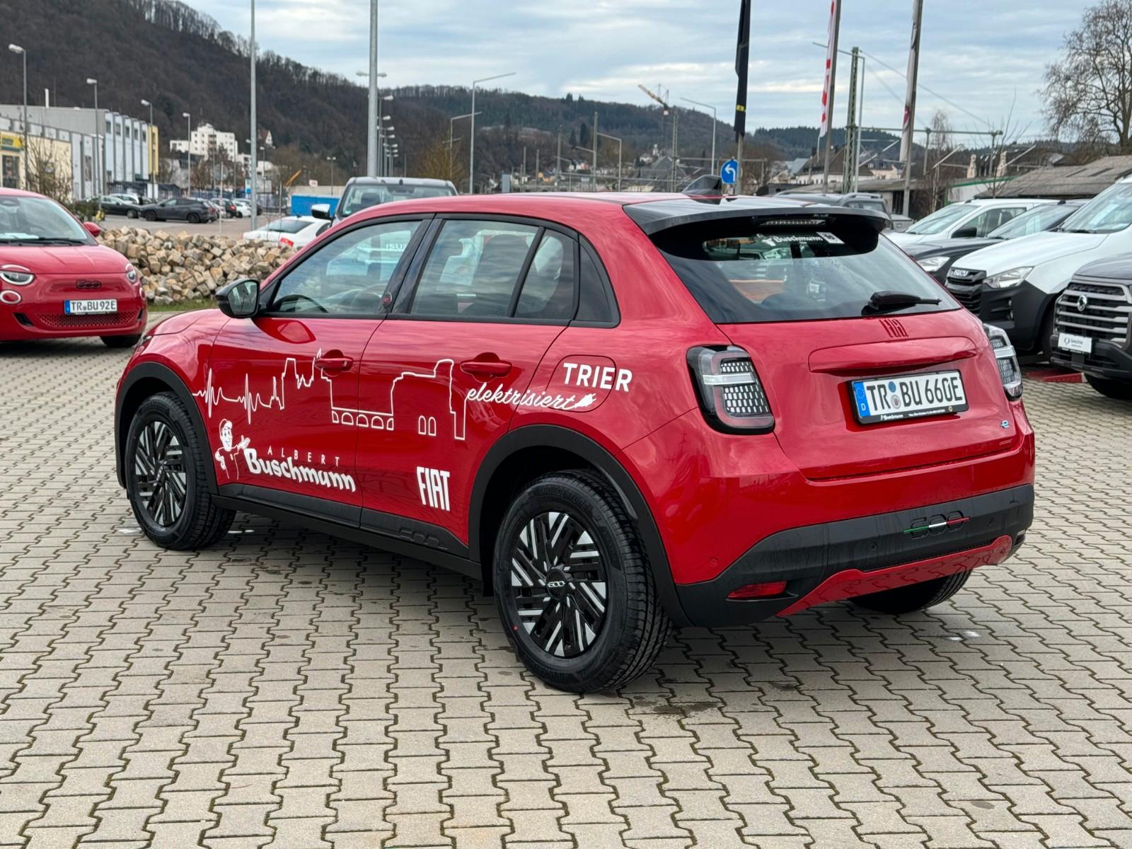 Fiat 600e Sondermodell RED 54 kWh Gratis Wallbox