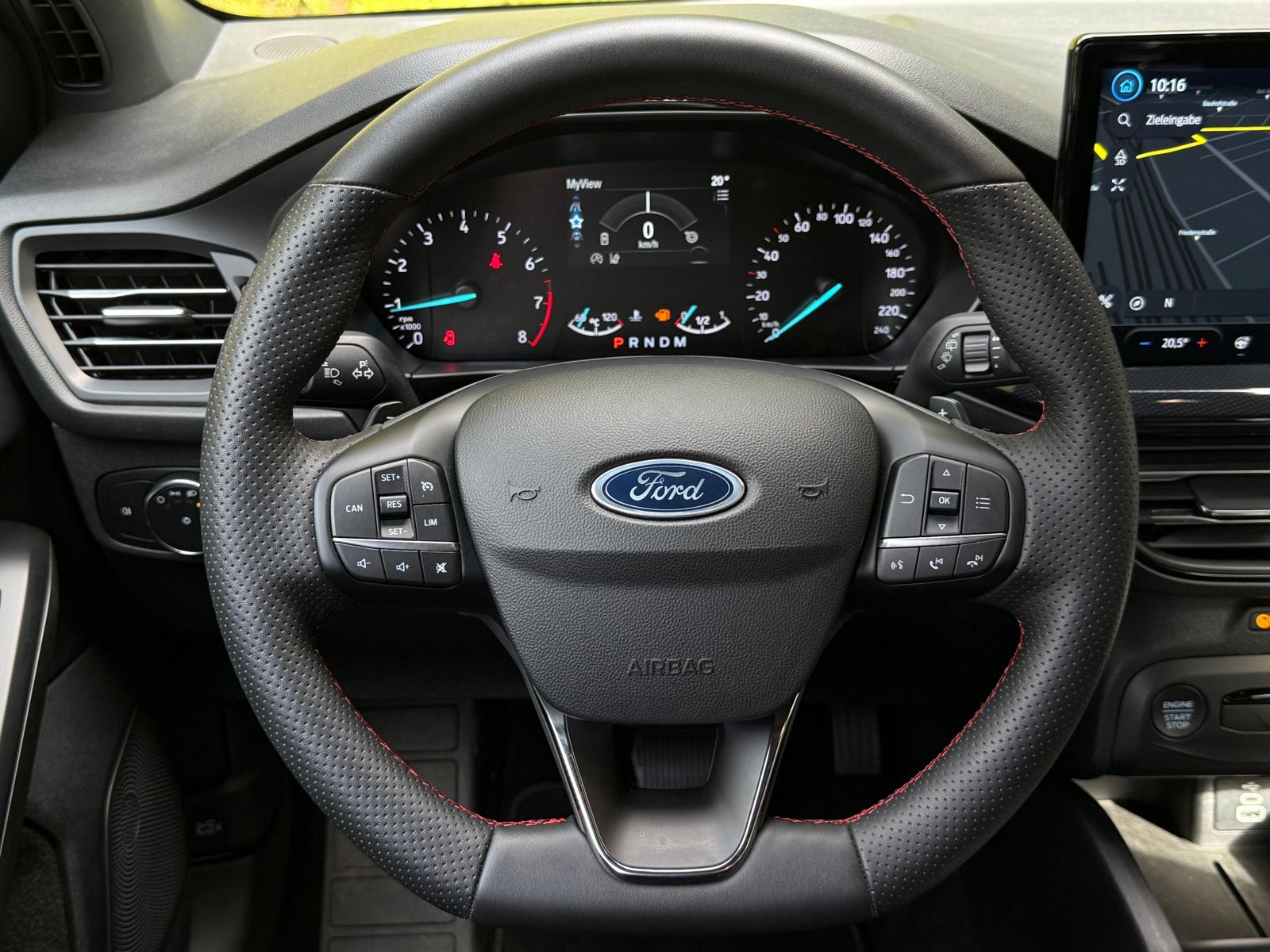 Fahrzeugabbildung Ford Focus 1.0EB ST-Line MATRIX+NAV+WINTER+CARP+SYNC4