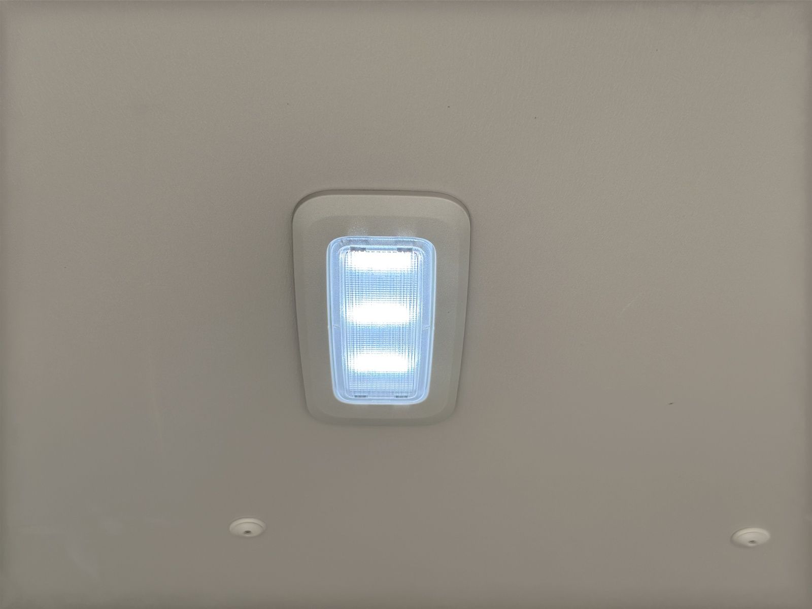 Fahrzeugabbildung Volkswagen T6 Transporter T6.1 Kasten TDI STH PDC DAB+ Klim