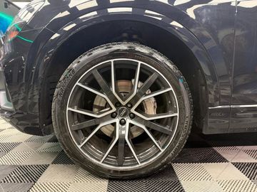 Audi Q8 - 8