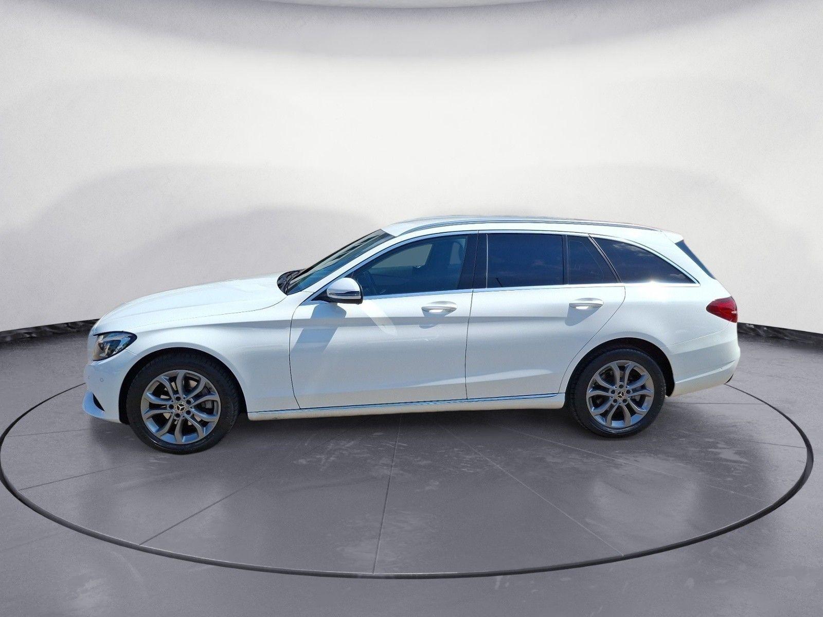 Mercedes-Benz C 220 T 4Matic *Comand* Sitzheizung* AHK*