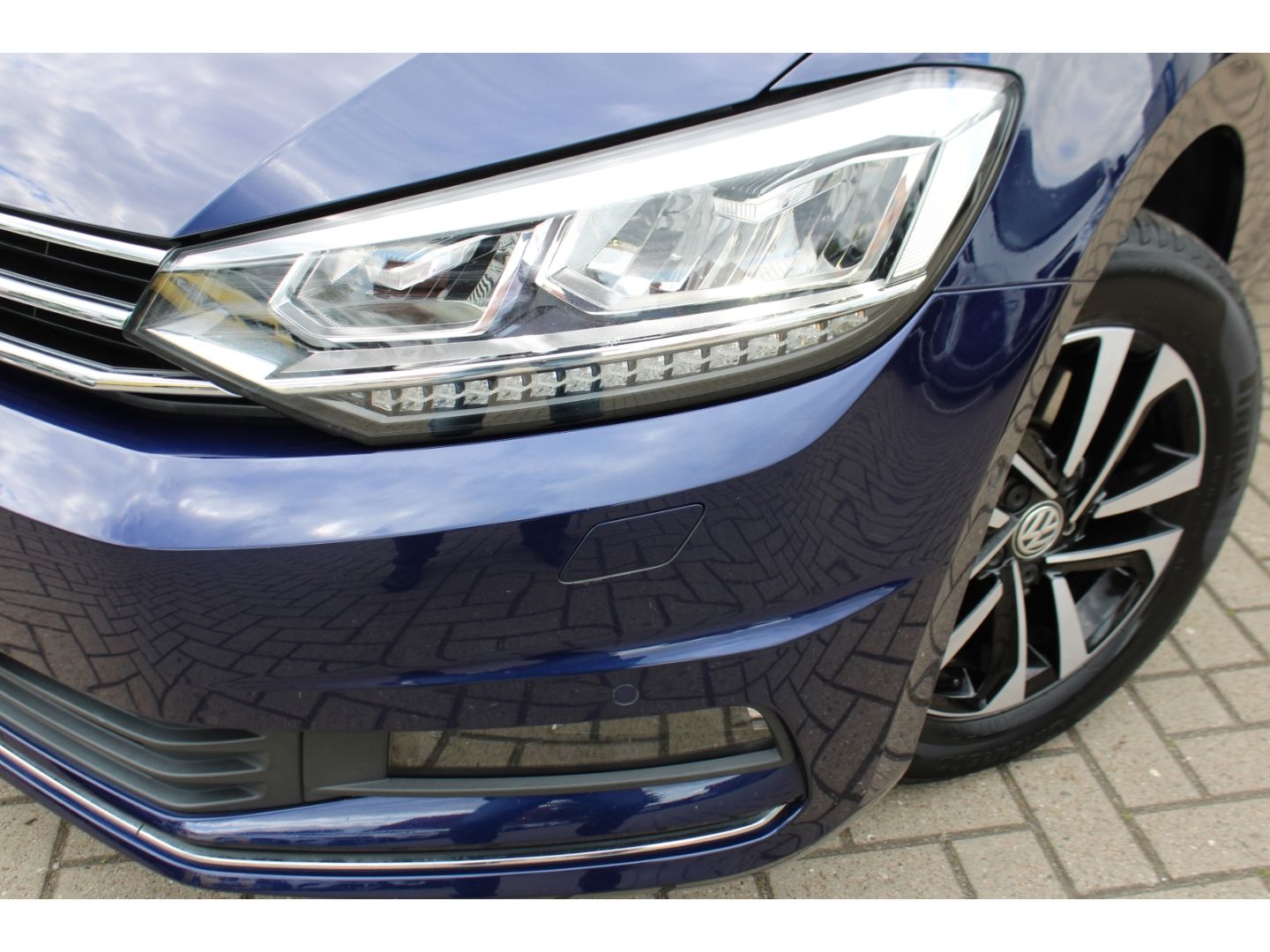 VW Touran IQ.DRIVE 2.0 TDI BMT ACC LED AHK el. Heck - Image 27