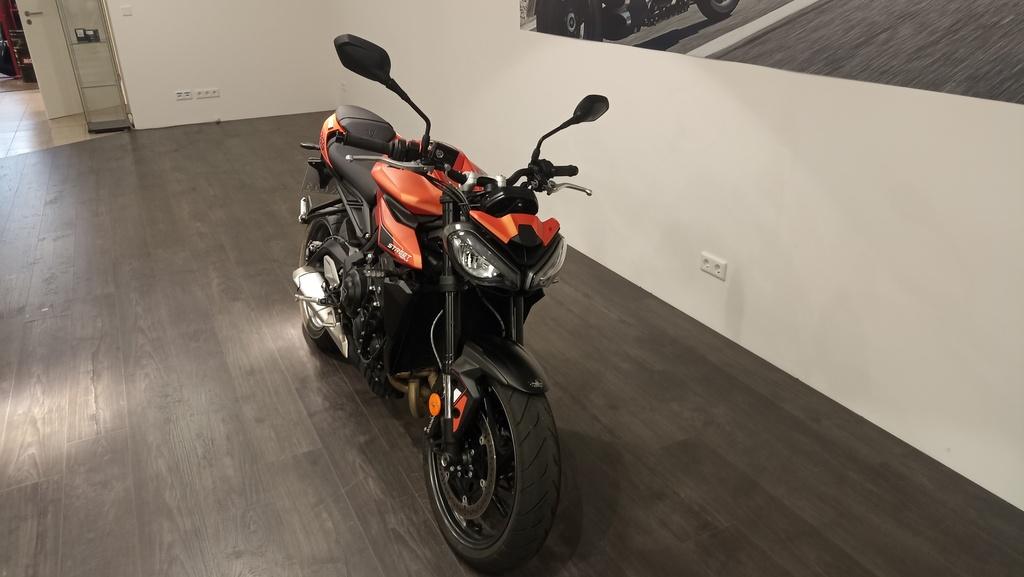 Triumph STREET TRIPLE R A2 Garantie bis 03.2029