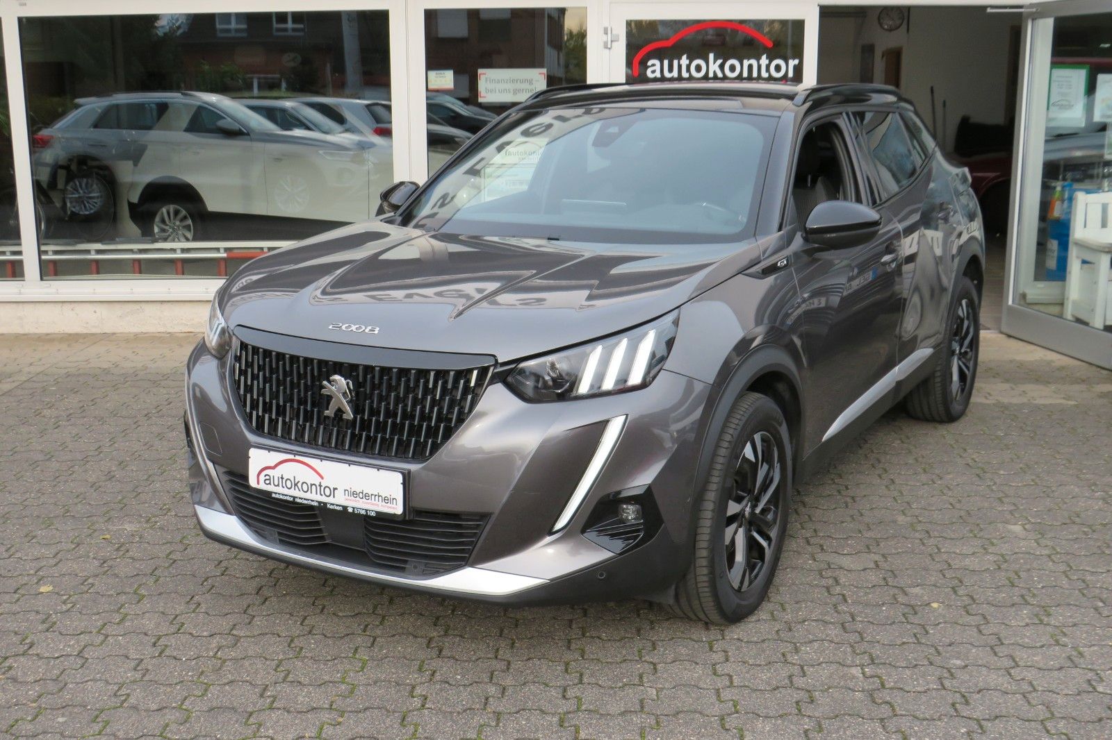 Fahrzeugabbildung Peugeot 2008 GT 1.2 PURETECH NAVI KAMERA PDC ACC 1.HAND