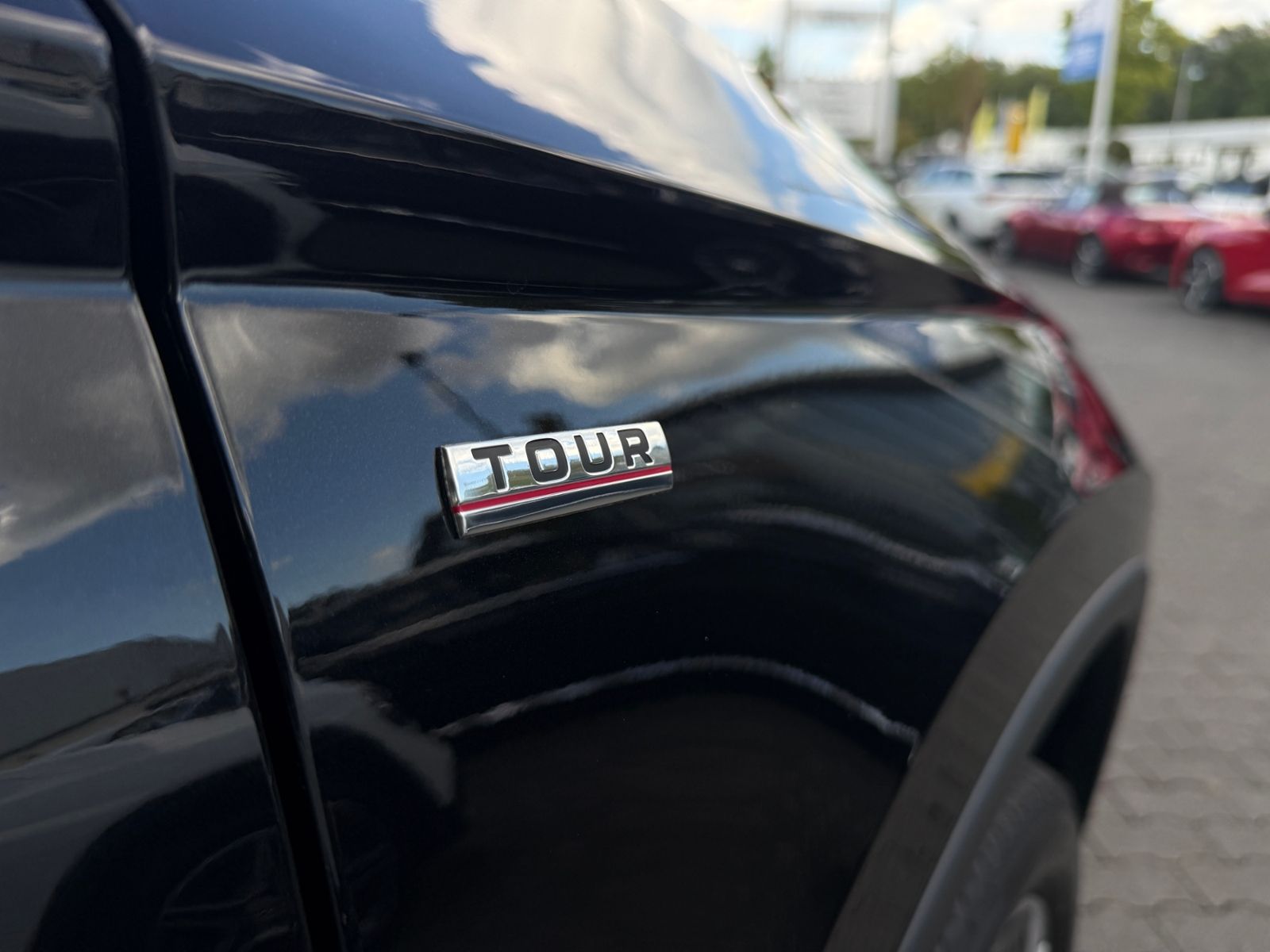 Fahrzeugabbildung SKODA KAROQ 1.5 TSI DSG AHK AMB LED NAVI