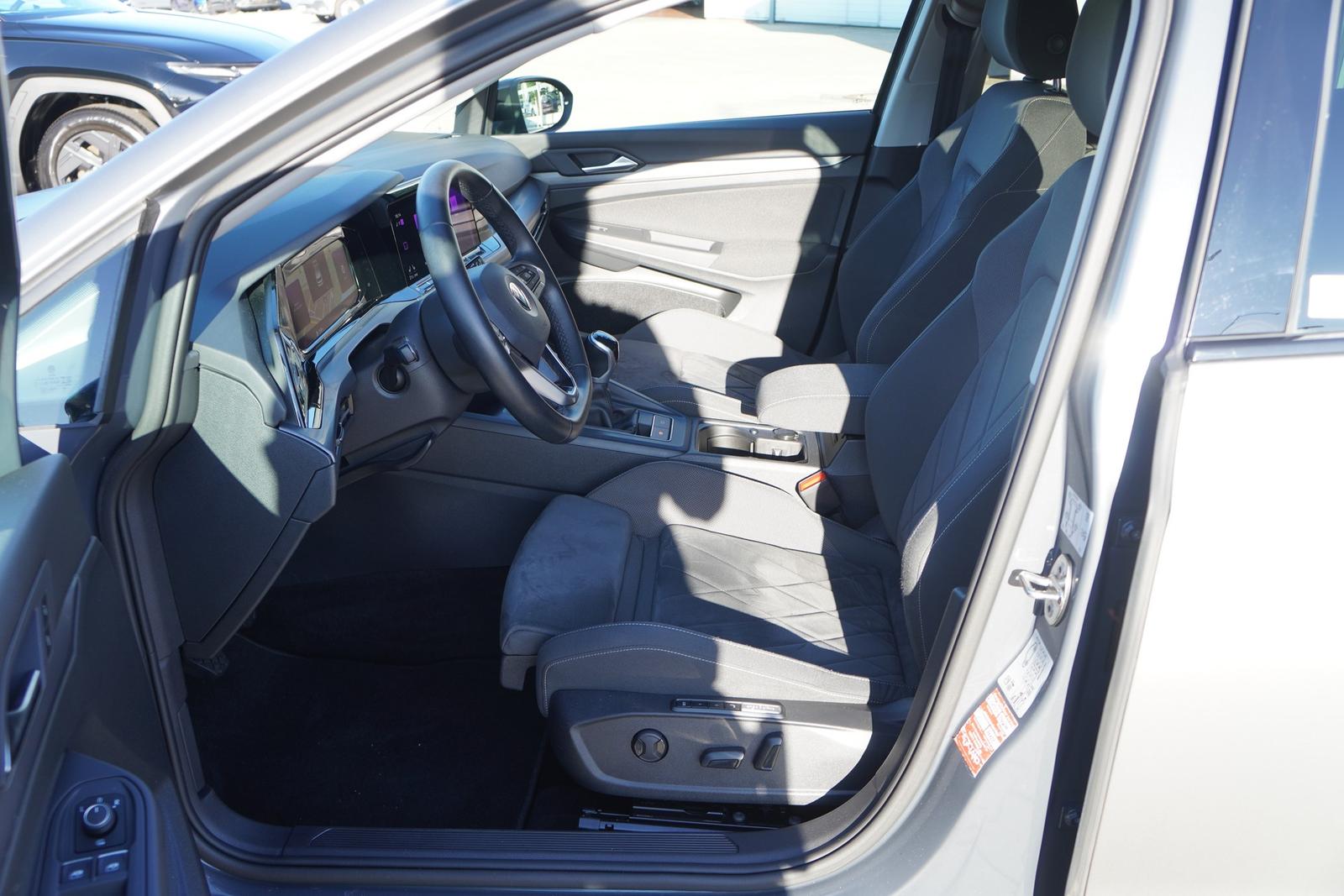 Volkswagen Golf VIII 1.5 16V TSI Life LED ACC App-Connect