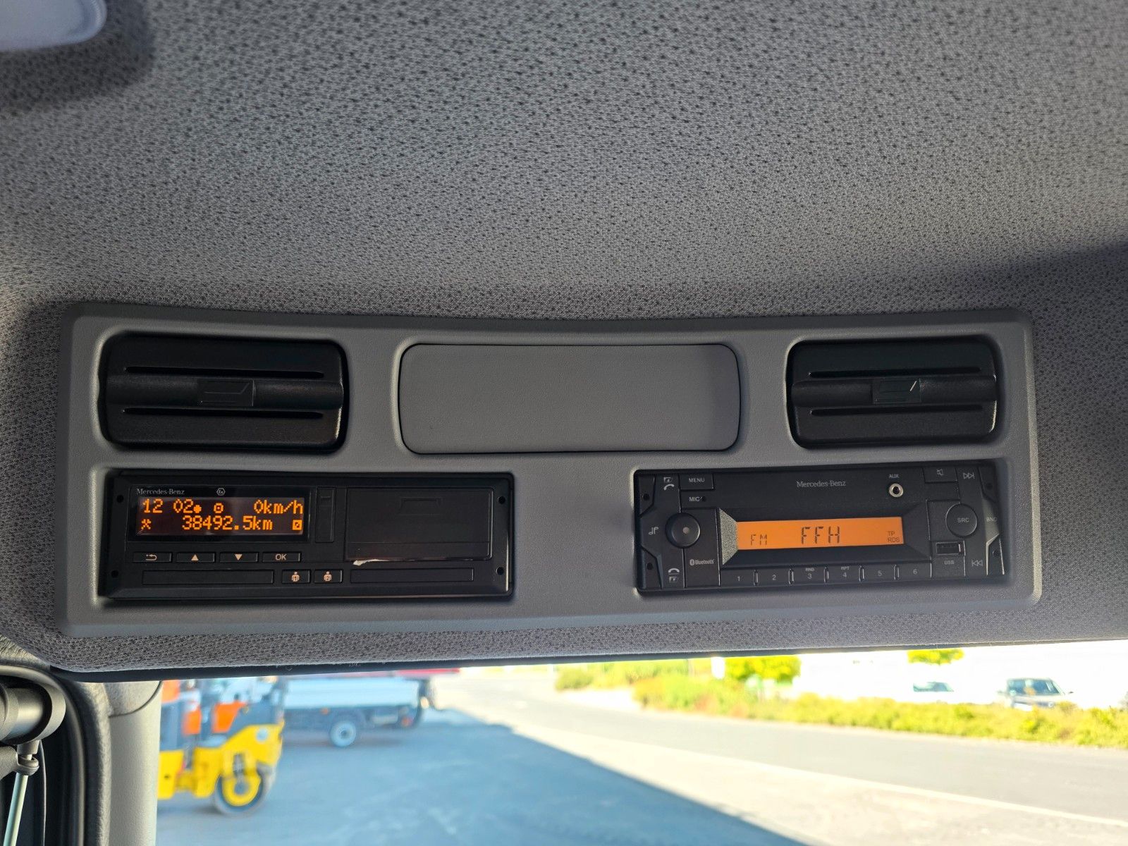 Fahrzeugabbildung Mercedes-Benz Atego 824 L Bär LBW 1.000kg AHK Klima 3 Sitze