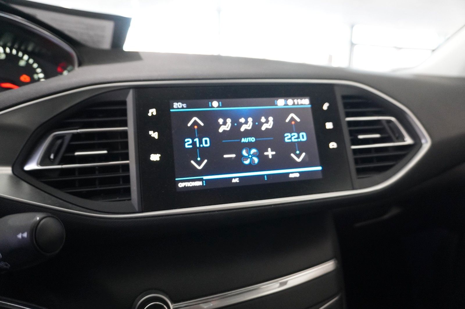Fahrzeugabbildung Peugeot 308 SW 1.5D ACTIVE NAVI/LED/SHZ/TEMP./PDC/KLIMA