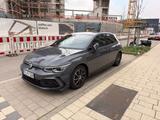 Volkswagen Golf 1.5 eTSI OPF 110kW DSG R-Line Unfallfrei - Volkswagen Golf: Unfall
