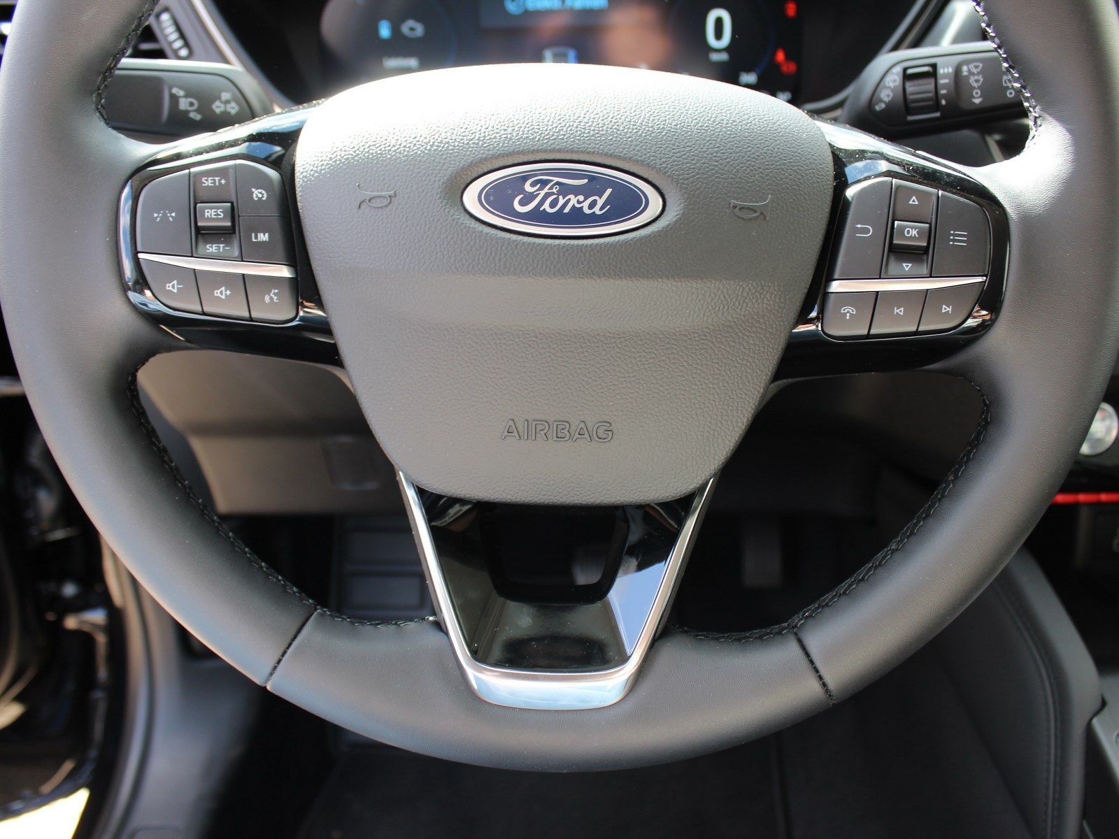 Fahrzeugabbildung Ford Kuga Hybrid Titanium