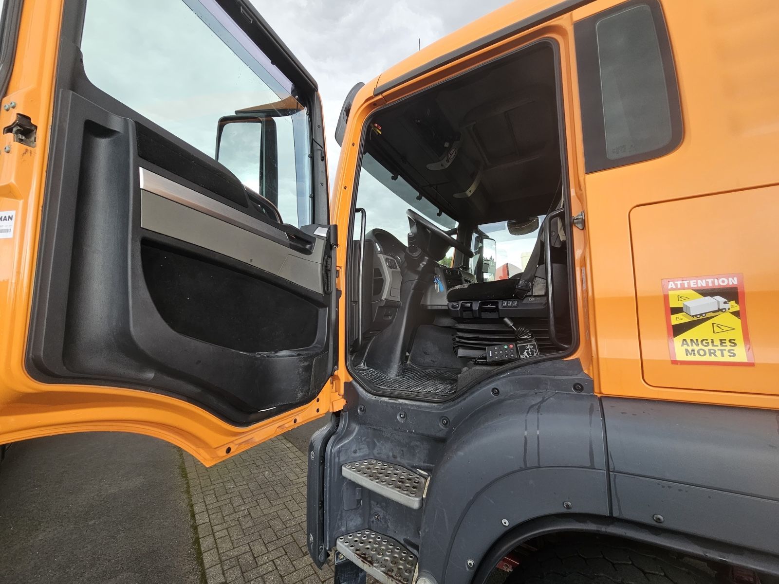 Fahrzeugabbildung MAN TGS 18.460 4x4H Kipphydraulik Standheizung