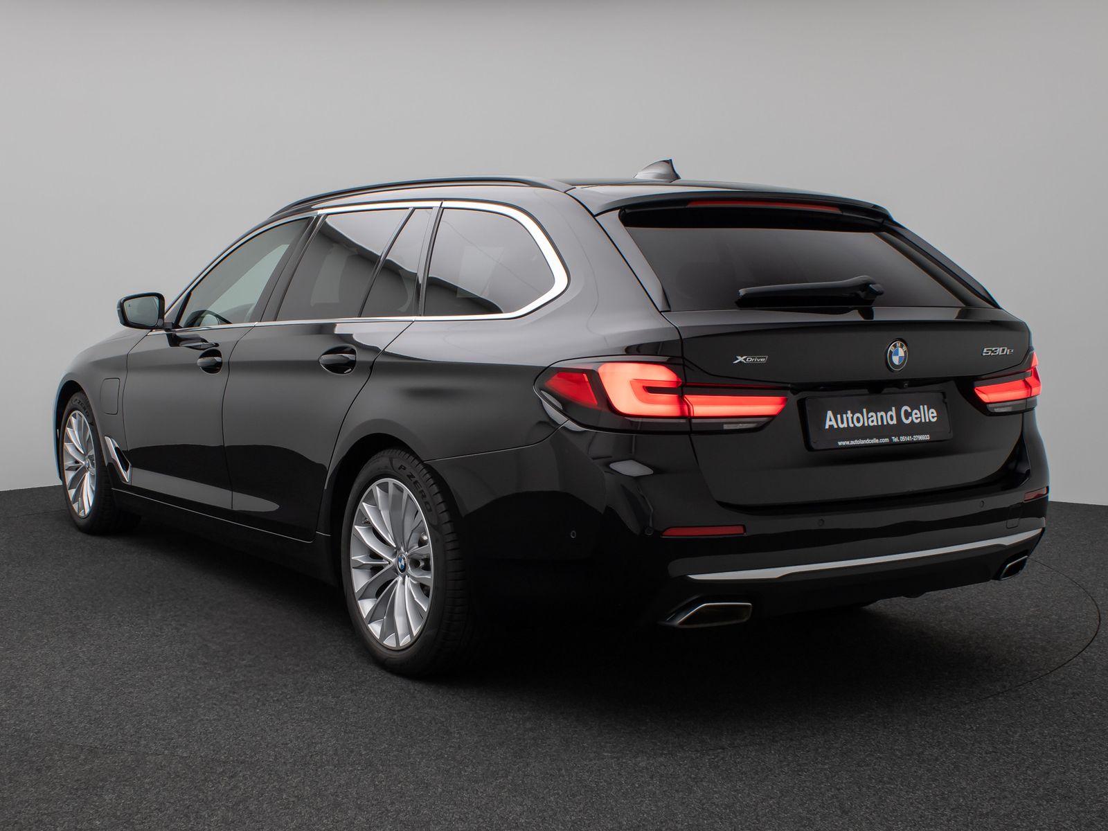 Fahrzeugabbildung BMW 530e xD LuxuryLine 360°Laser HUD DAB H/K ACC AHK