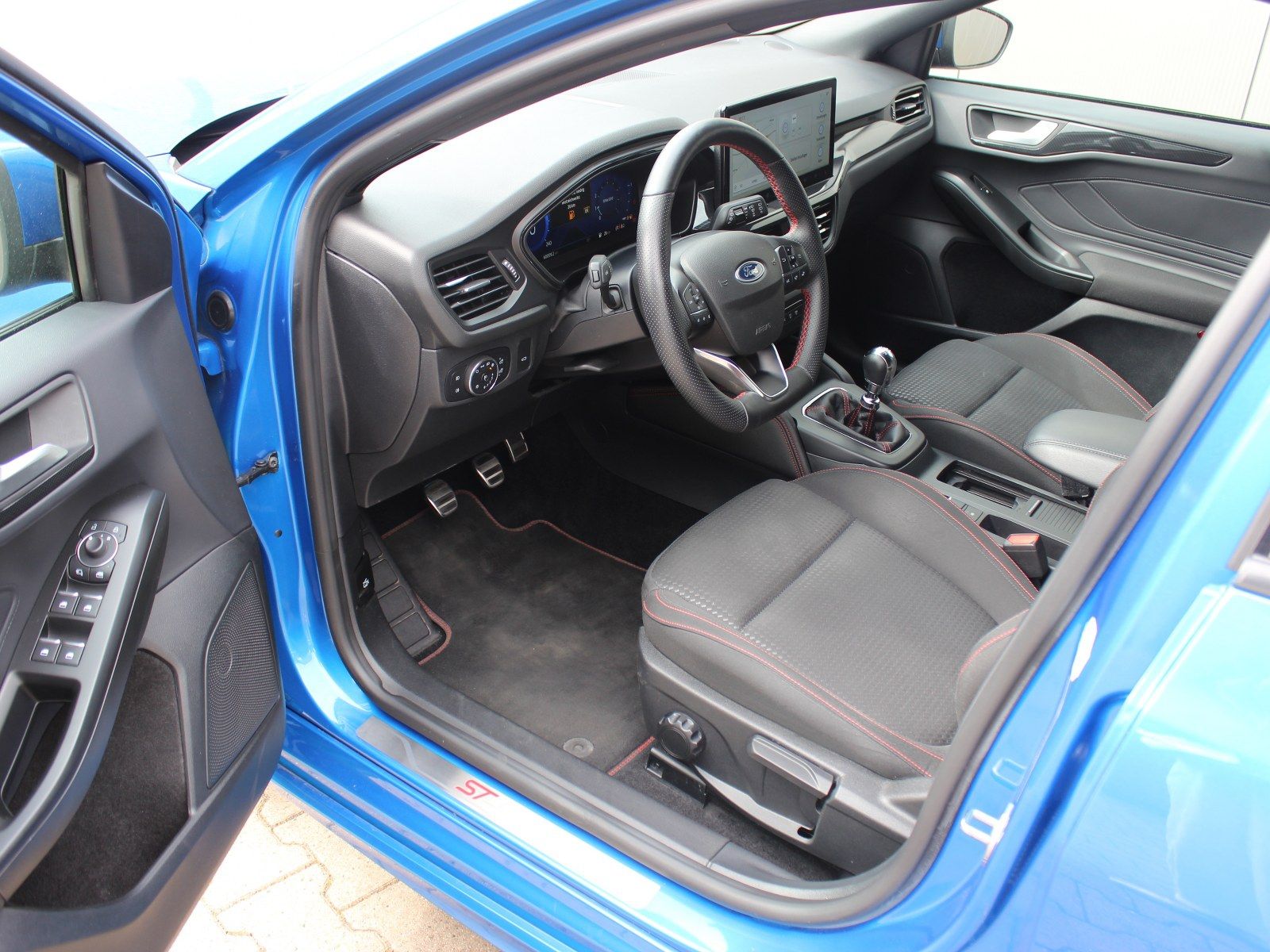 Fahrzeugabbildung Ford Focus ST-Line X 1,0 EcoBoost Mild-Hybrid