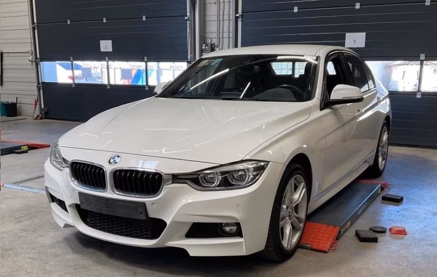 BMW 320 d xDrive Limousine M Sport°LED°HUD°ROLLO°H&K