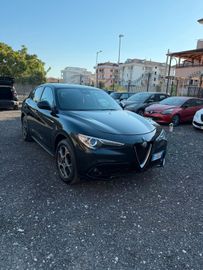 Alfa-Romeo Stelvio - 1