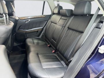 Mercedes E 220 - 11