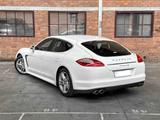 Porsche Panamera 4S 4.8 V8 - Porsche Panamera aus 2011: 4s