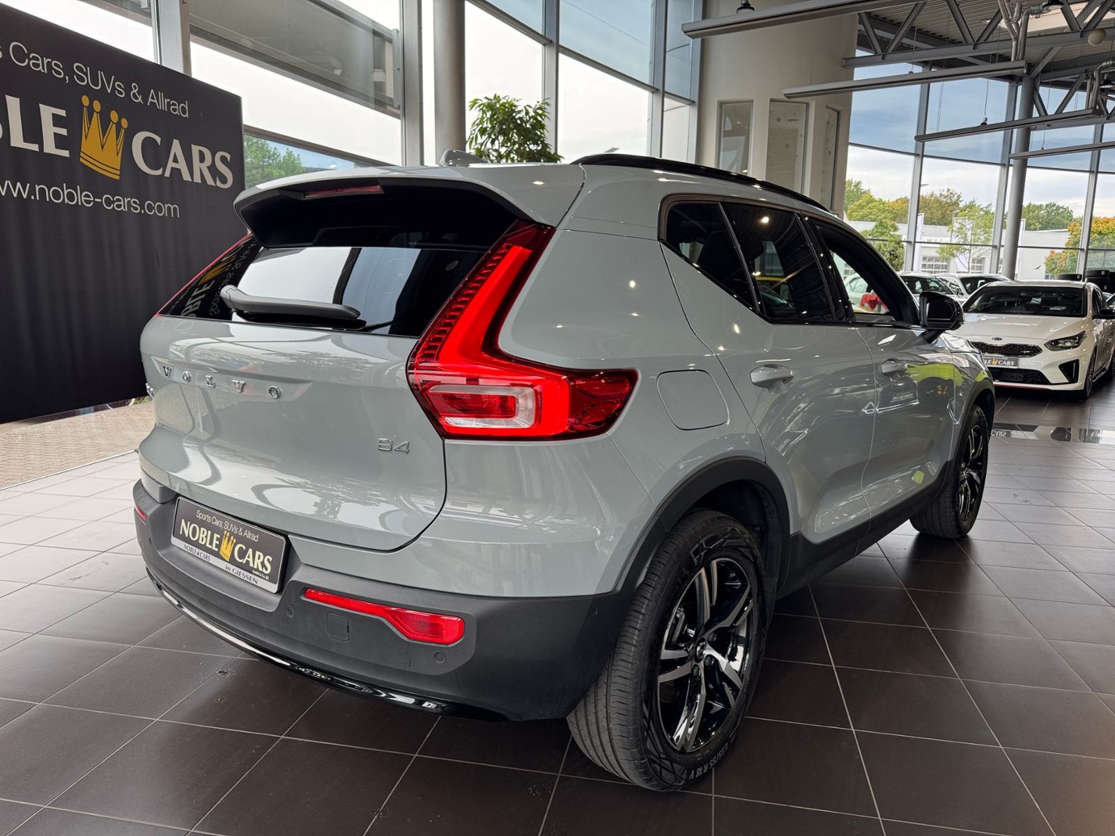 Fahrzeugabbildung Volvo XC40 Plus Dark 2WD NAVI LED AHK PANO
