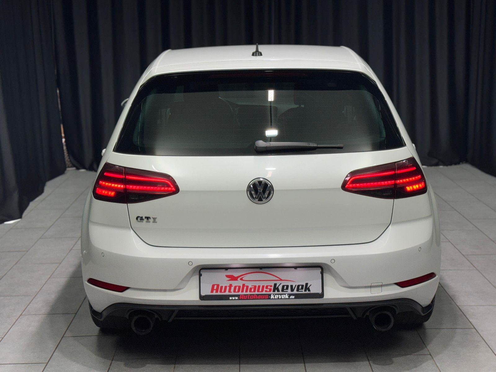 Fahrzeugabbildung Volkswagen Golf VII Lim. GTI BMT/Start-Stopp