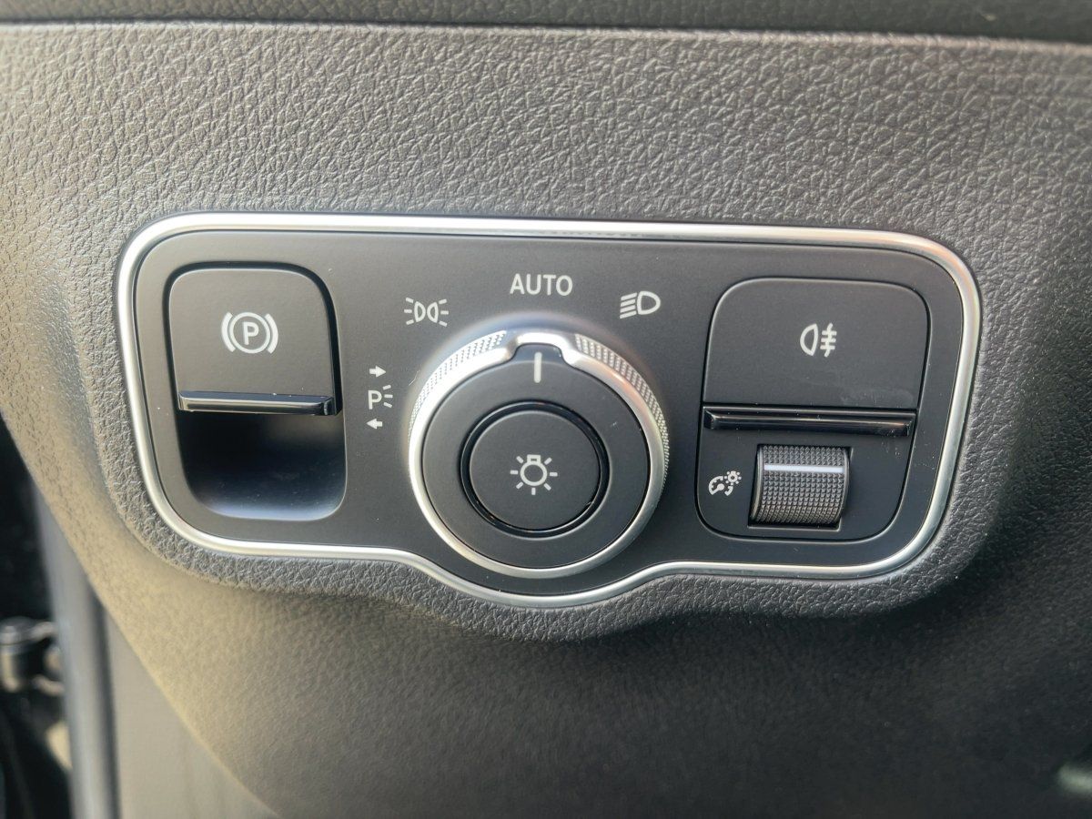Fahrzeugabbildung Mercedes-Benz GLB 220 d 4M AMG/Night/Kamera/AHK