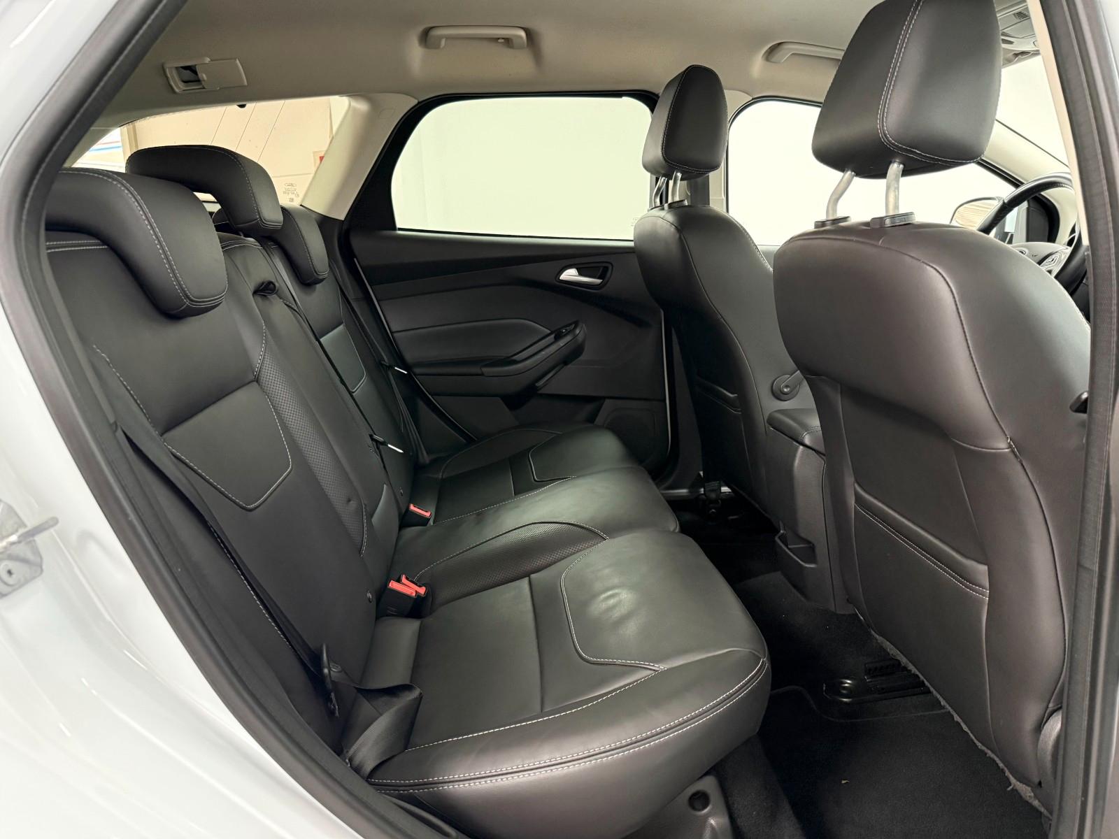 Ford Focus 2015 — photo 12