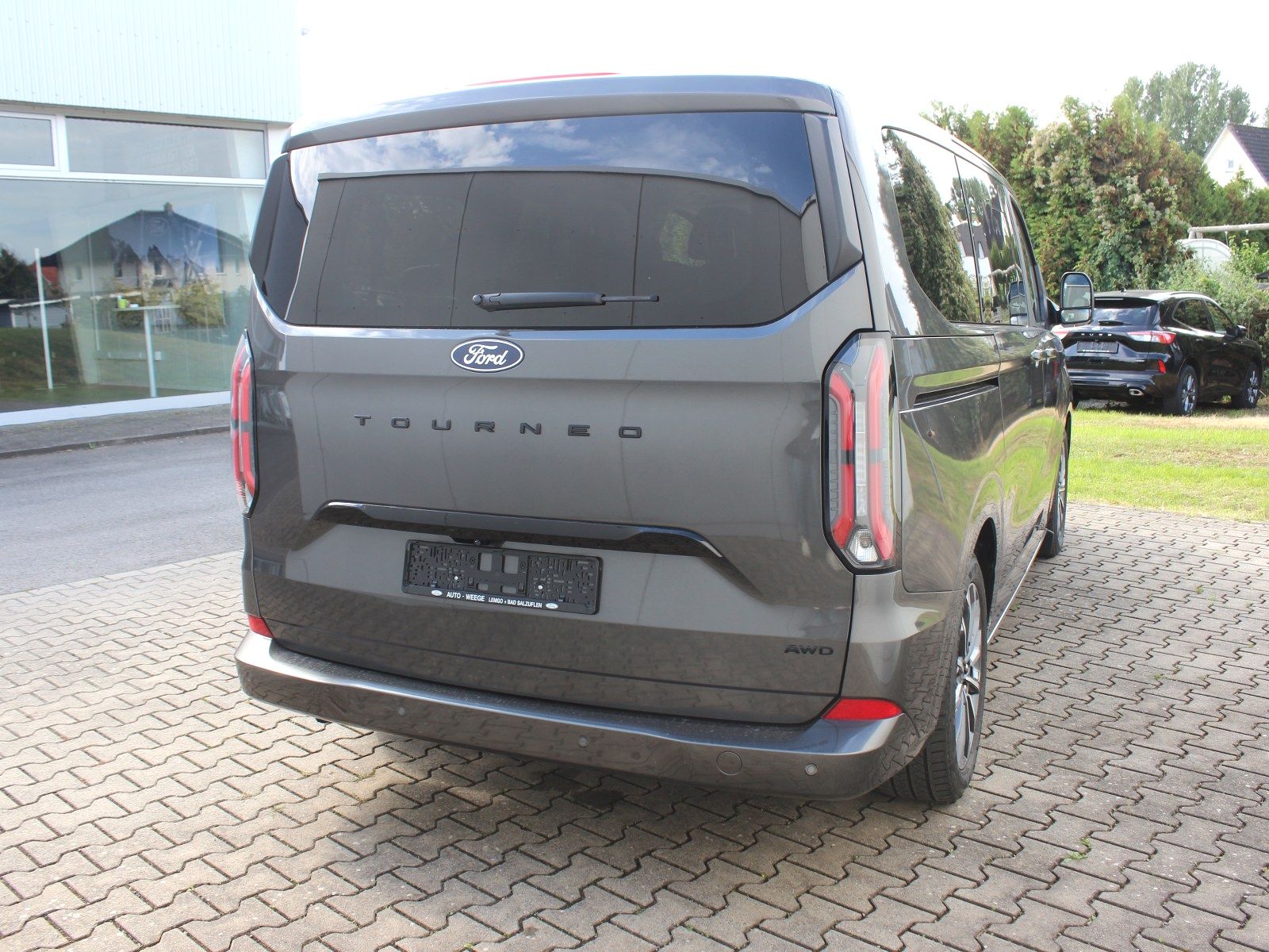 Fahrzeugabbildung Ford Tourneo Custom 320 L1 Tourneo Titanium X AWD