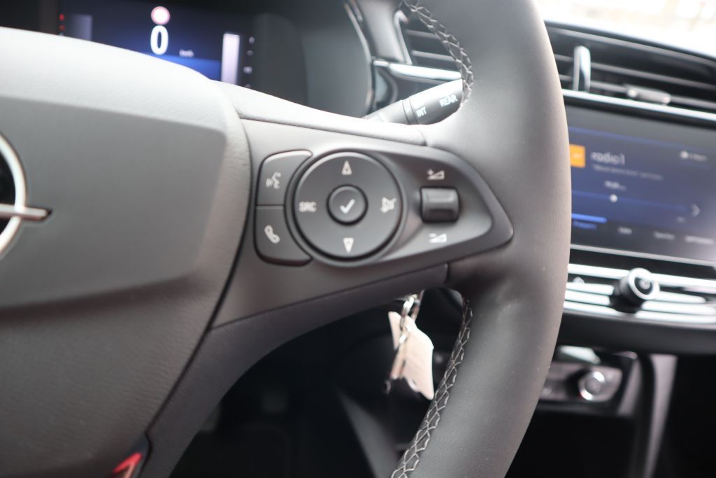 Fahrzeugabbildung Opel Corsa 1.2 Facelift+Sitzheiz+LED+Allwetter+Kamera