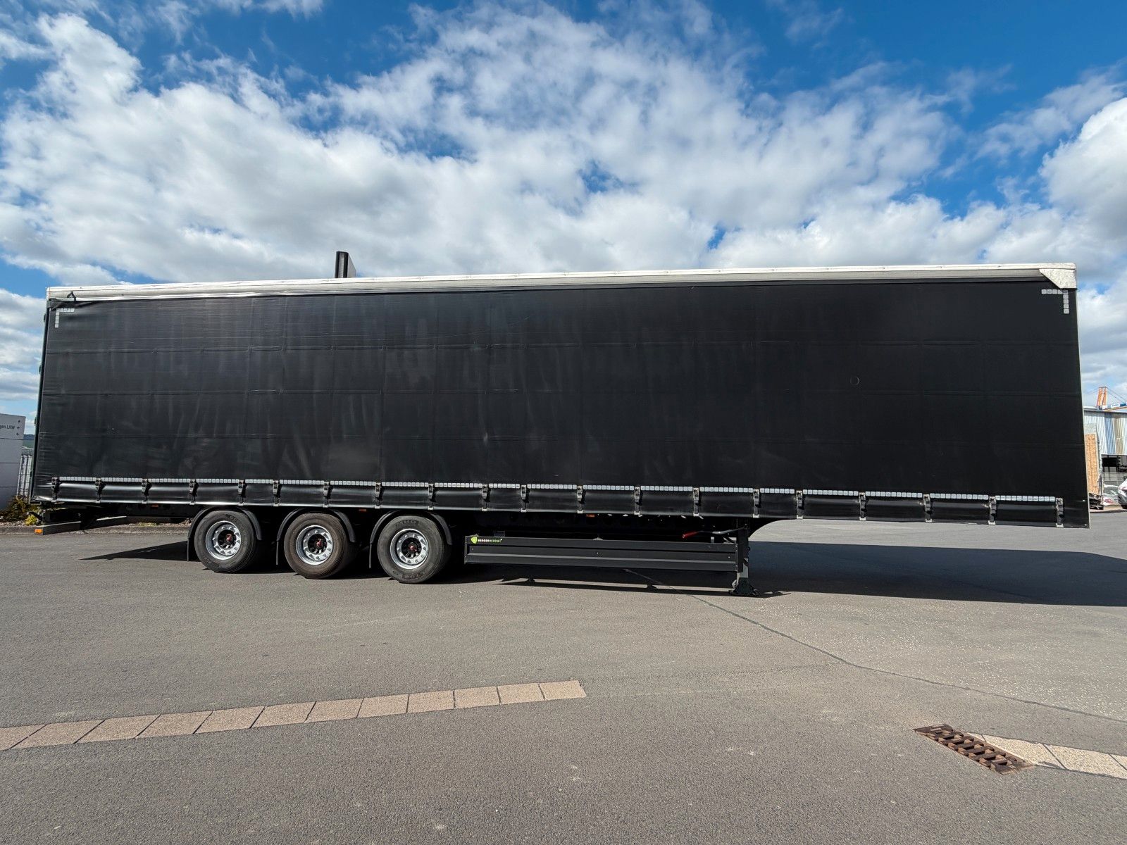 Fahrzeugabbildung Berger SAPL 24 LTMN 1x lift SAF Hubdach Schiebeverdeck