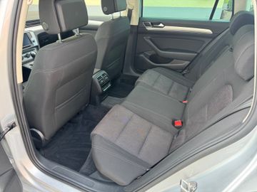 Volkswagen Passat Variant - 11