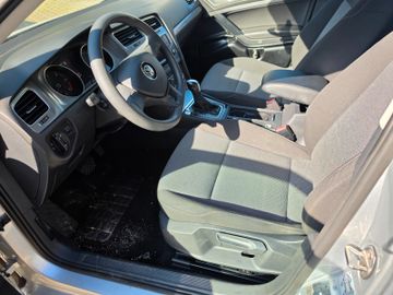 Volkswagen Golf - 12